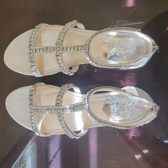 Sandles - Picture 2 of 11